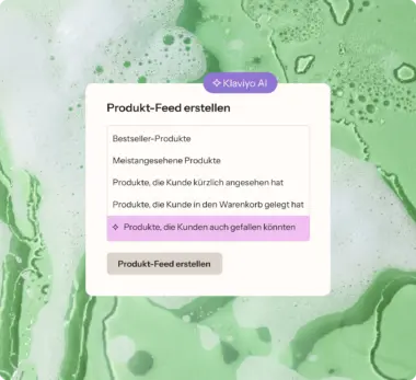 Klaviyo AI-Interface zur Erstellung eines Produkt-Feeds mit verschiedenen Produktoptionen auf grünem Hintergrund.